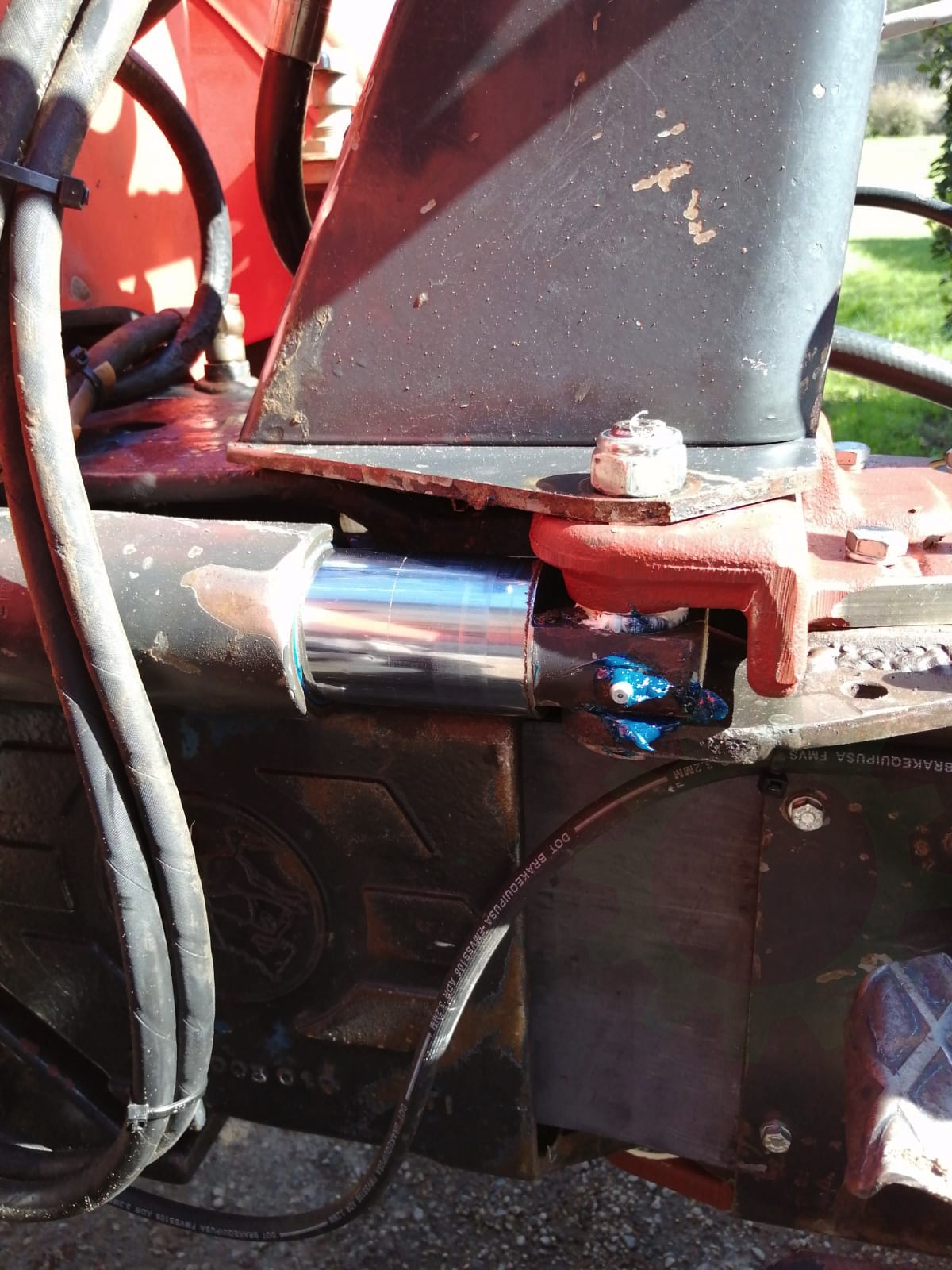 manutenzione trattore agricolo ingrassaggio