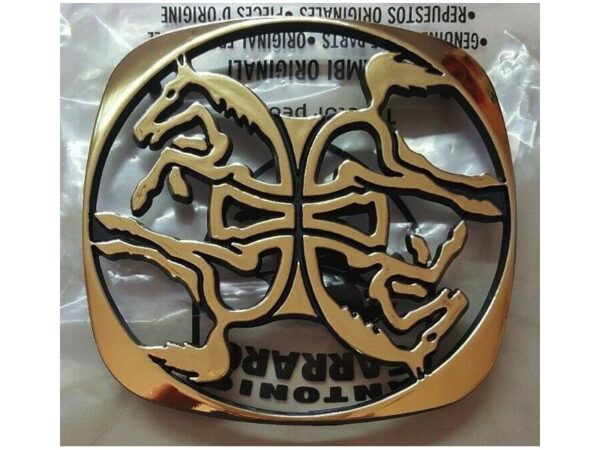 Logo Antonio Carraro colore oro per trattori dalla serie 15